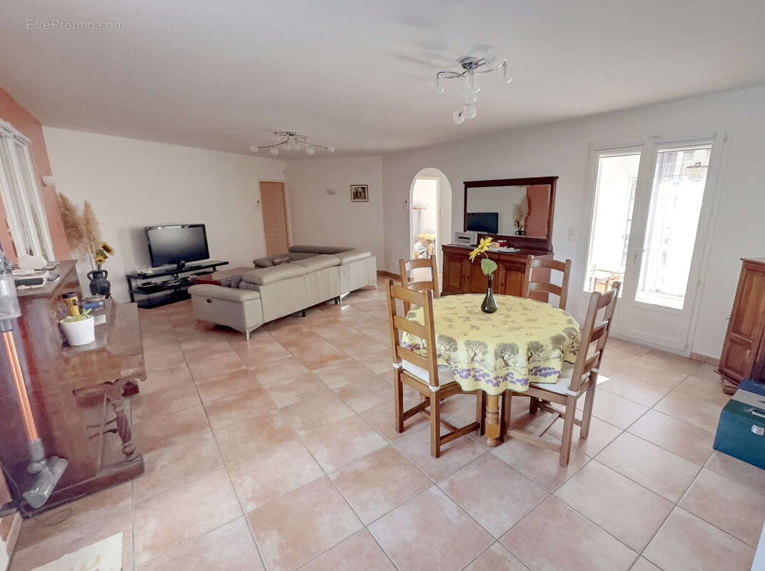 Maison à LAGARDIOLLE