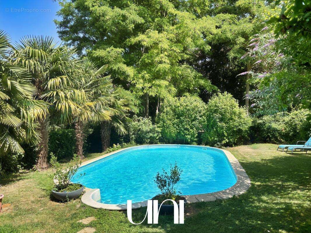 Maison à MEZIDON-CANON