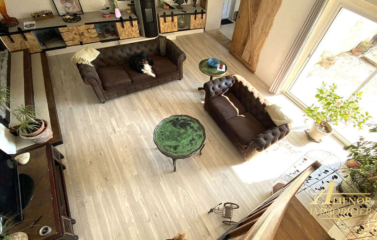 Maison à SAINT-PARDOUX-LA-RIVIERE