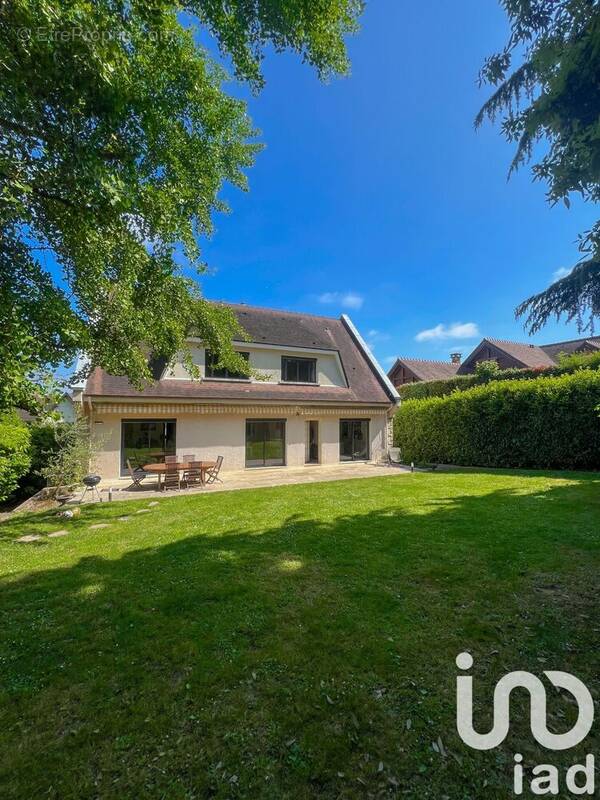 Photo 1 - Maison à LOUVECIENNES