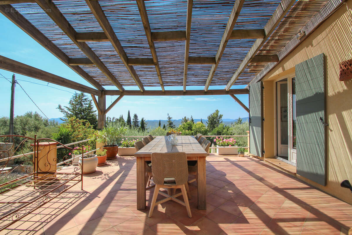 Maison à TOURRETTES