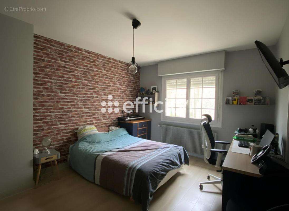 Maison 161 m² à Saint-Andre-De-Cubzac  - photo 5