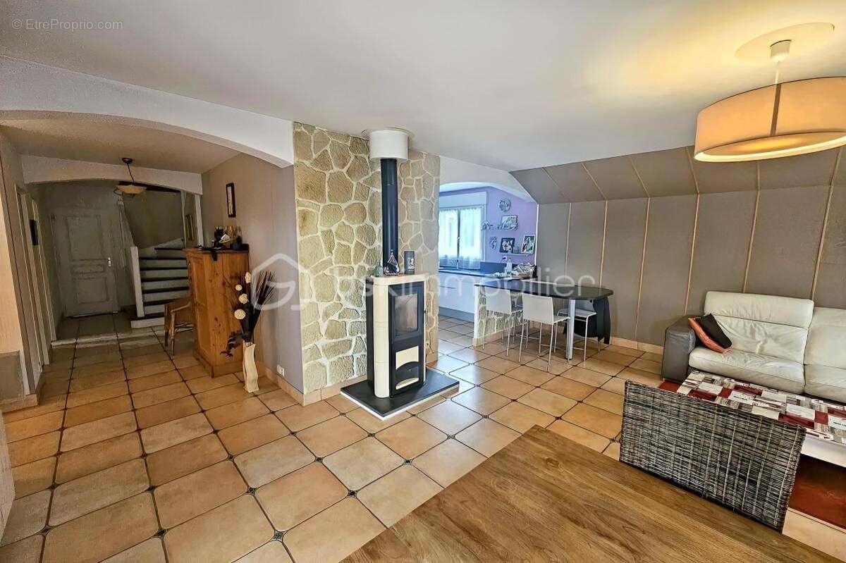 Maison à SERRES-CASTET