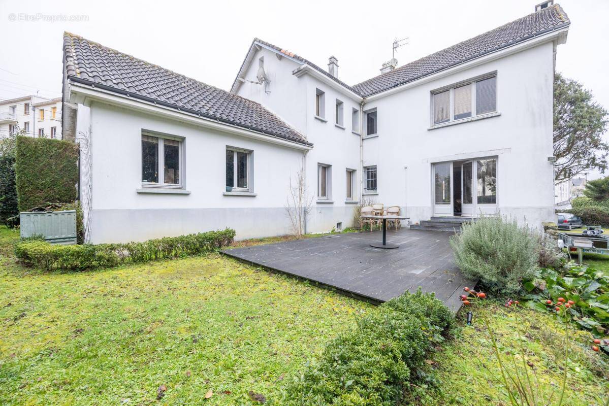 Maison à SAINT-SEBASTIEN-SUR-LOIRE