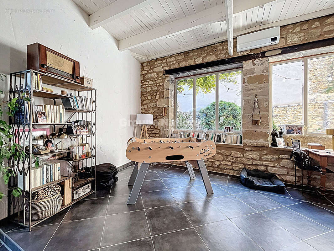 Maison à LA BAUME-DE-TRANSIT