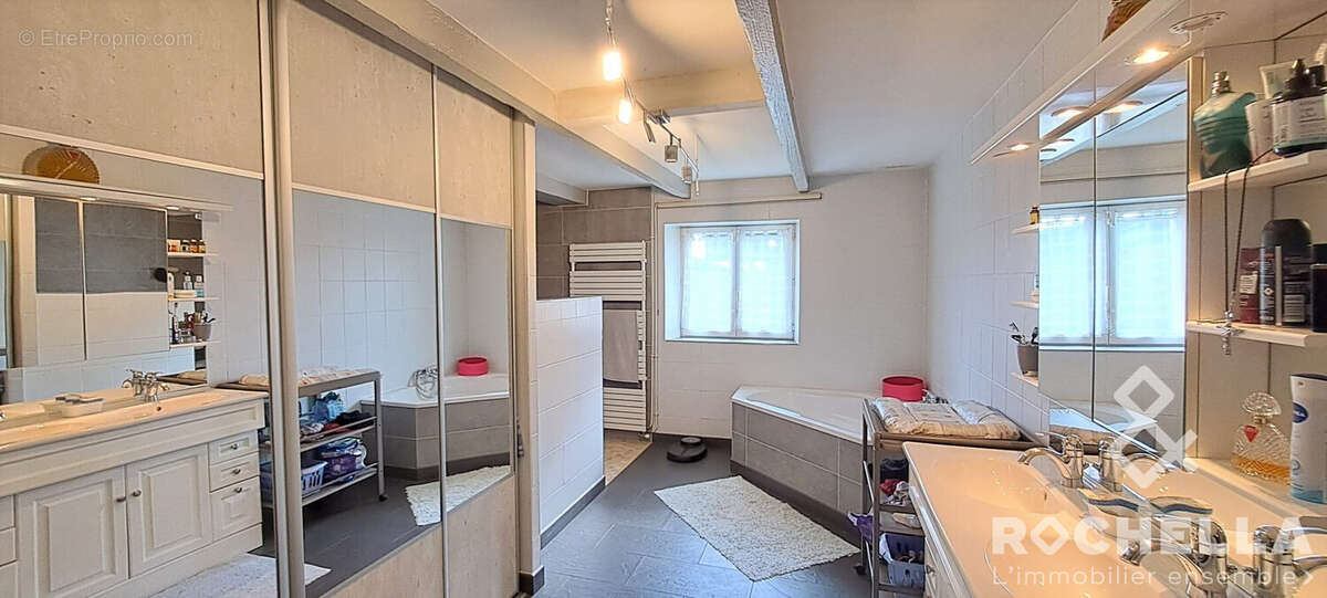 Maison à TONNAY-CHARENTE