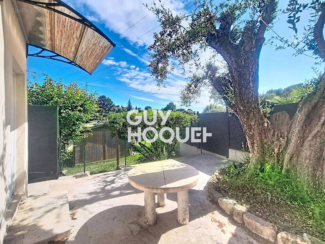 Maison 4 pièces 102 m² · à Mougins · 101,7 m² · 550 000 €