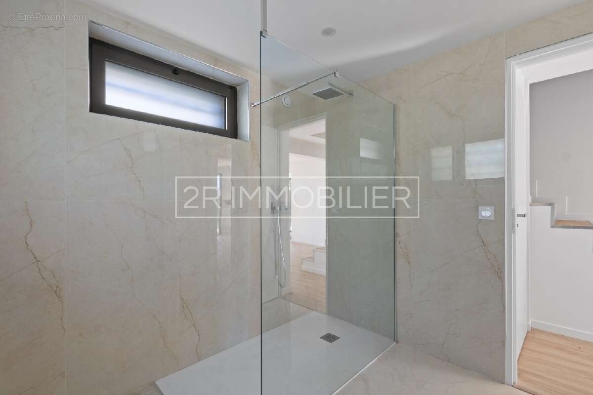 Maison à THORIGNY-SUR-MARNE