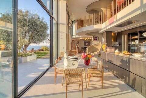 Maison à ROQUEBRUNE-CAP-MARTIN