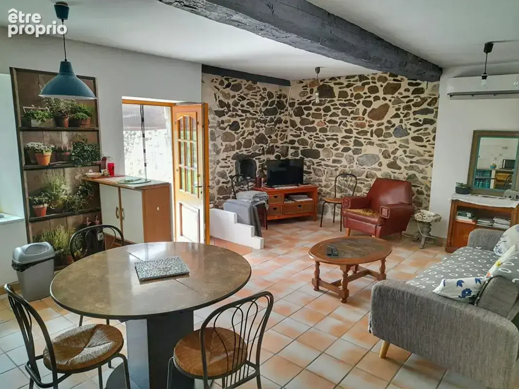 Maison entièrement rénovée avec jardin, alliant cachet et rentabilité locative - photo 5