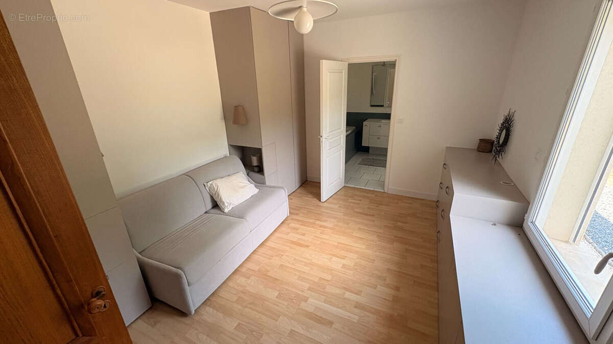 Prestations haut de gamme pour cette maison de 7 pièce(s) 200 m2 - photo 5