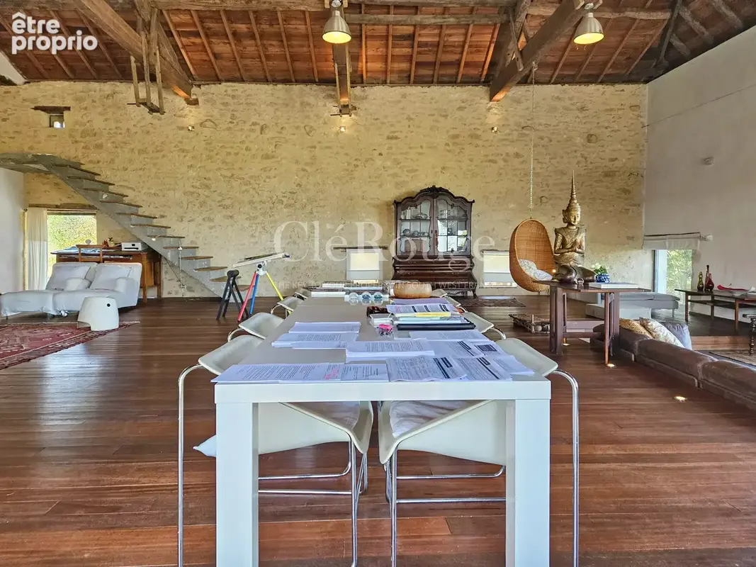 Proche de Pellegrue – Exceptionnel havre de créativité avec gîte et vues panoramiques - photo 6