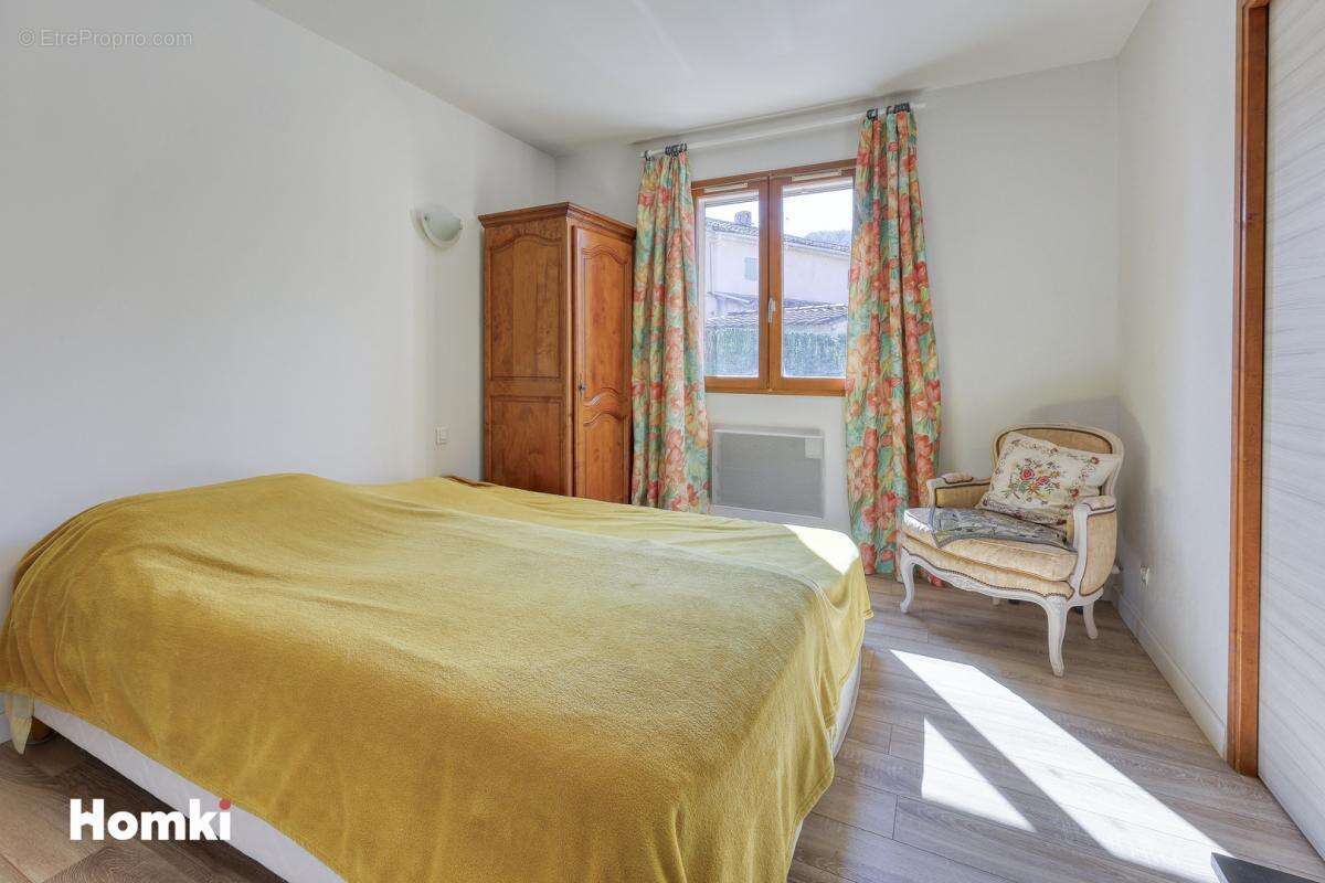 Maison/Villa T5 de 138 m² à Solliès-Pont 83210 - photo 11