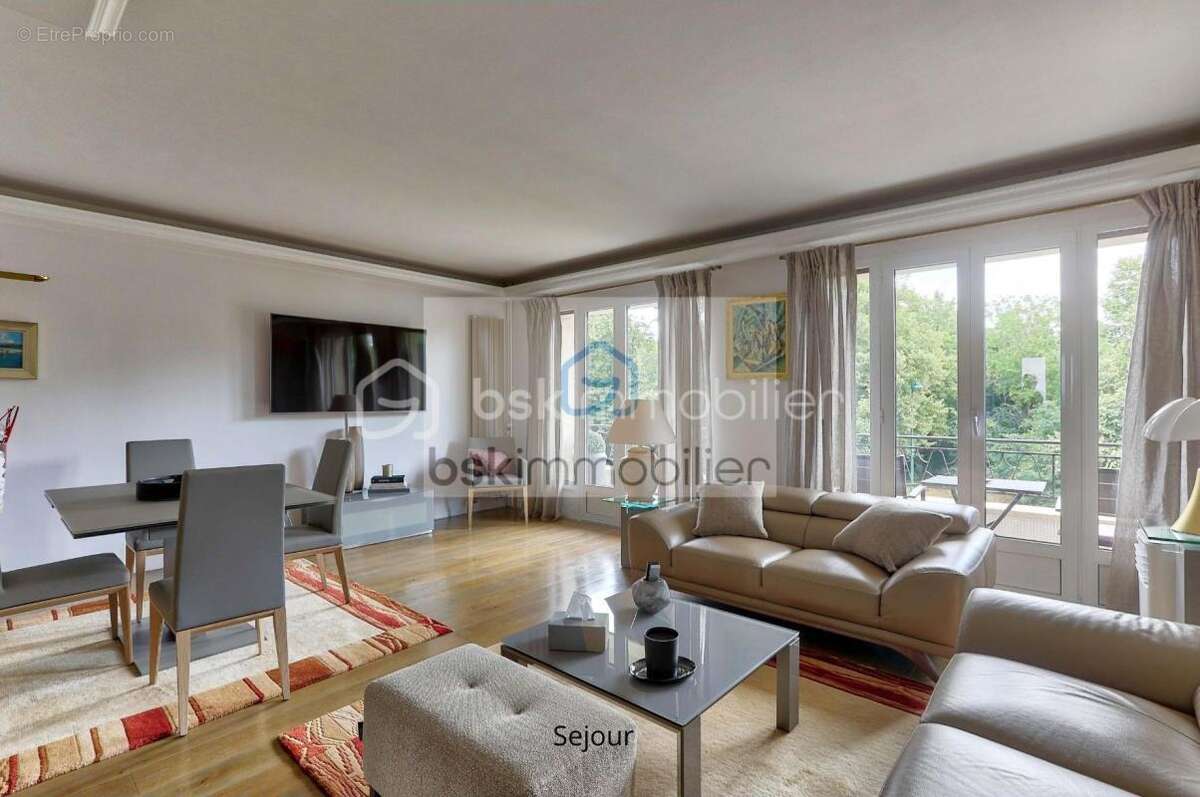 Appartement à CHARENTON-LE-PONT