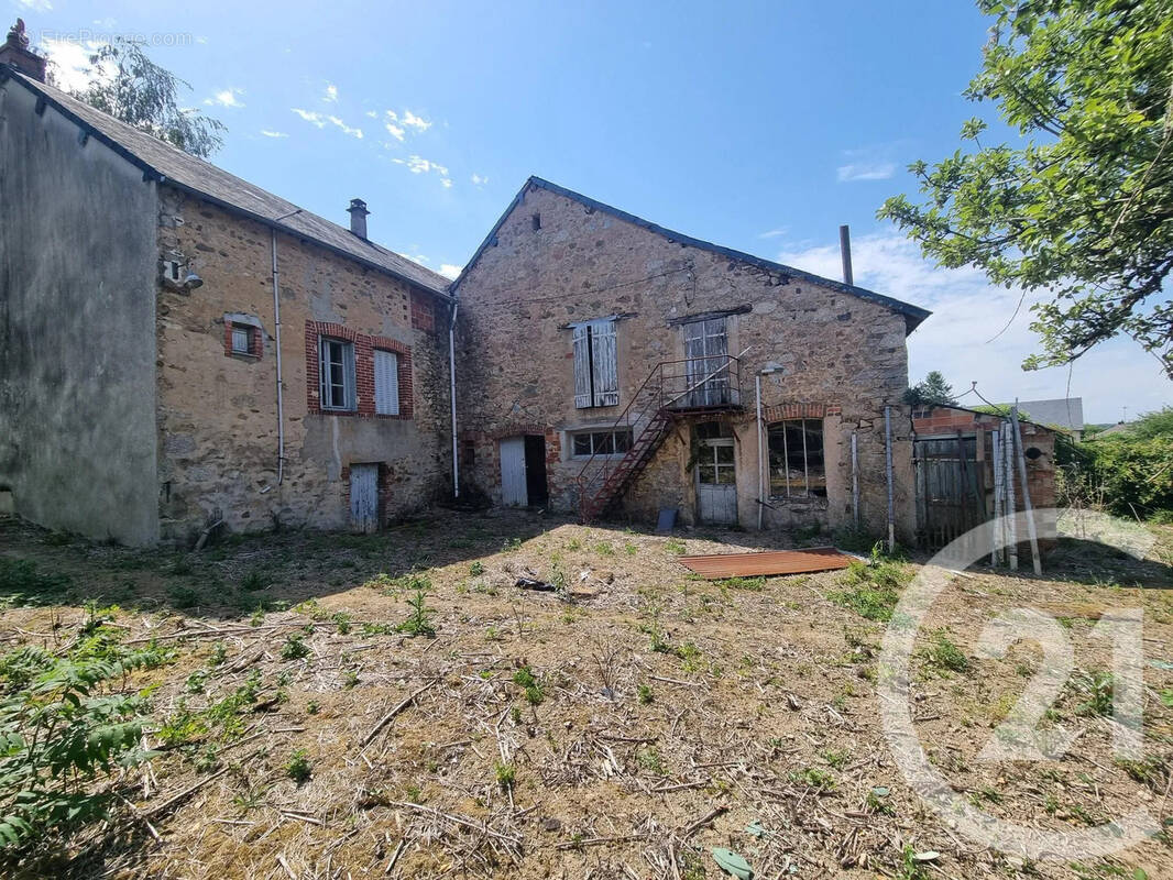 Maison à OUROUX-EN-MORVAN