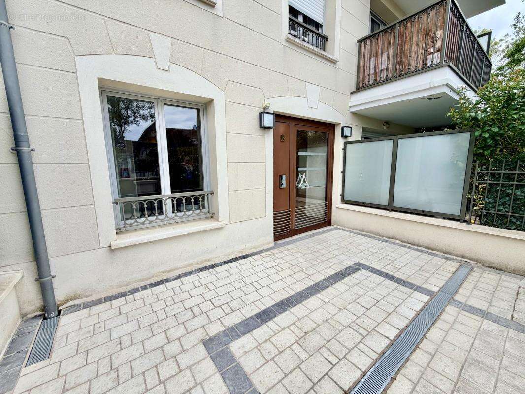 Appartement à MAREIL-MARLY