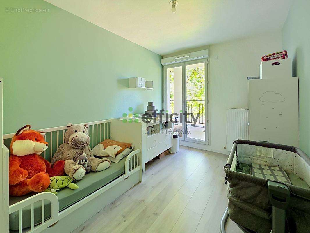Appartement à LE PLESSIS-TREVISE