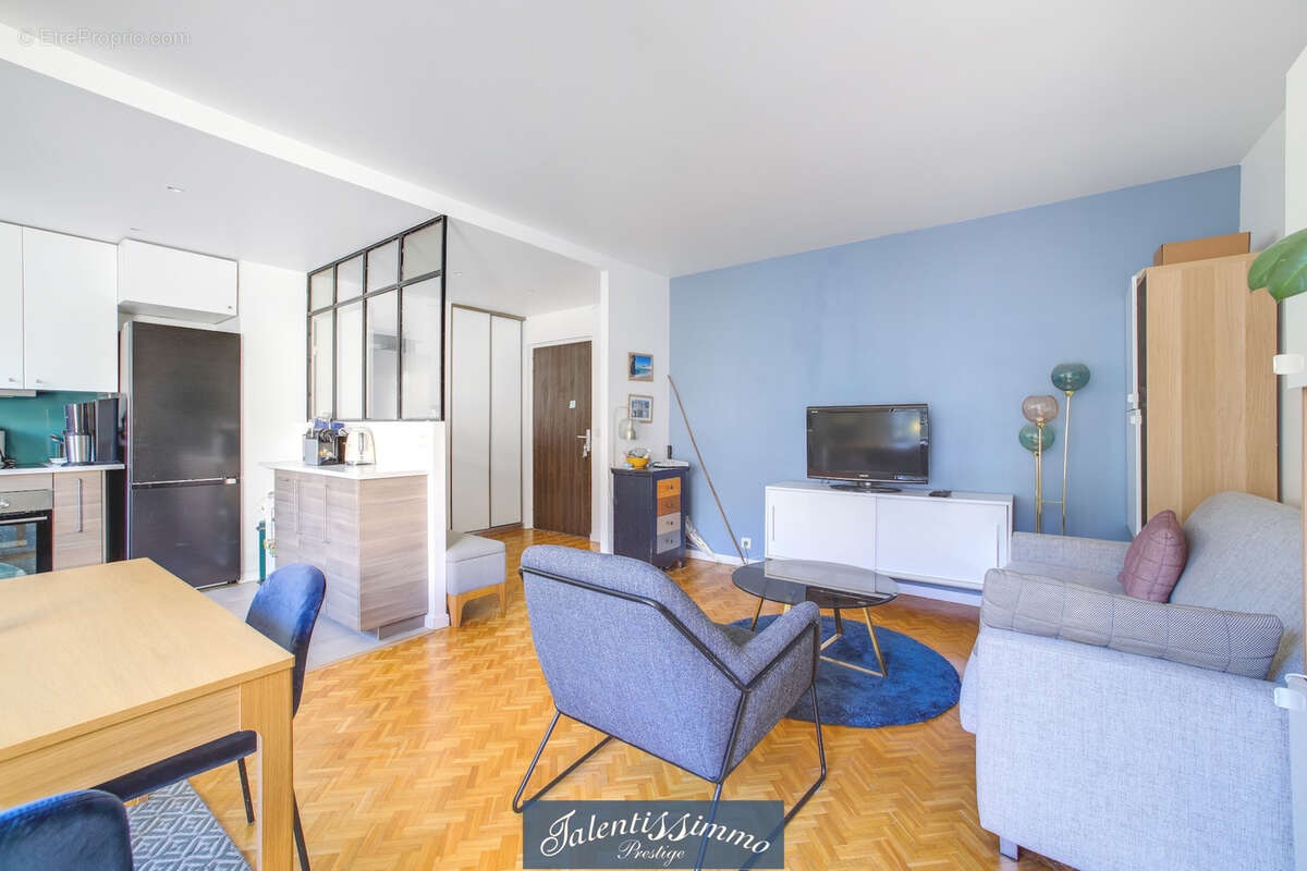 Appartement à PARIS-20E