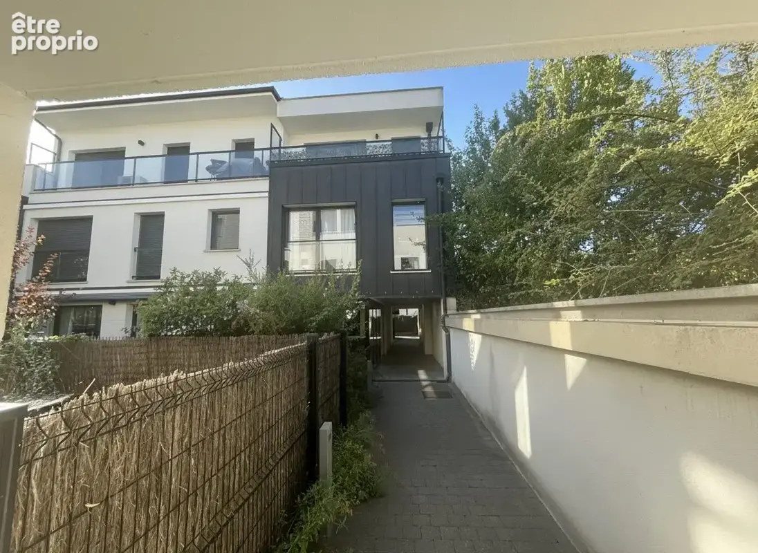 Appartement 1 pièce 33 m² à vendre à Noisy-Le-Grand (93160) - photo 2