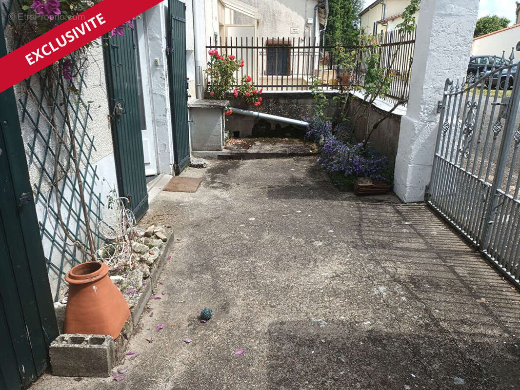 Maison à SAINT-MARTIN-L&#039;ARS