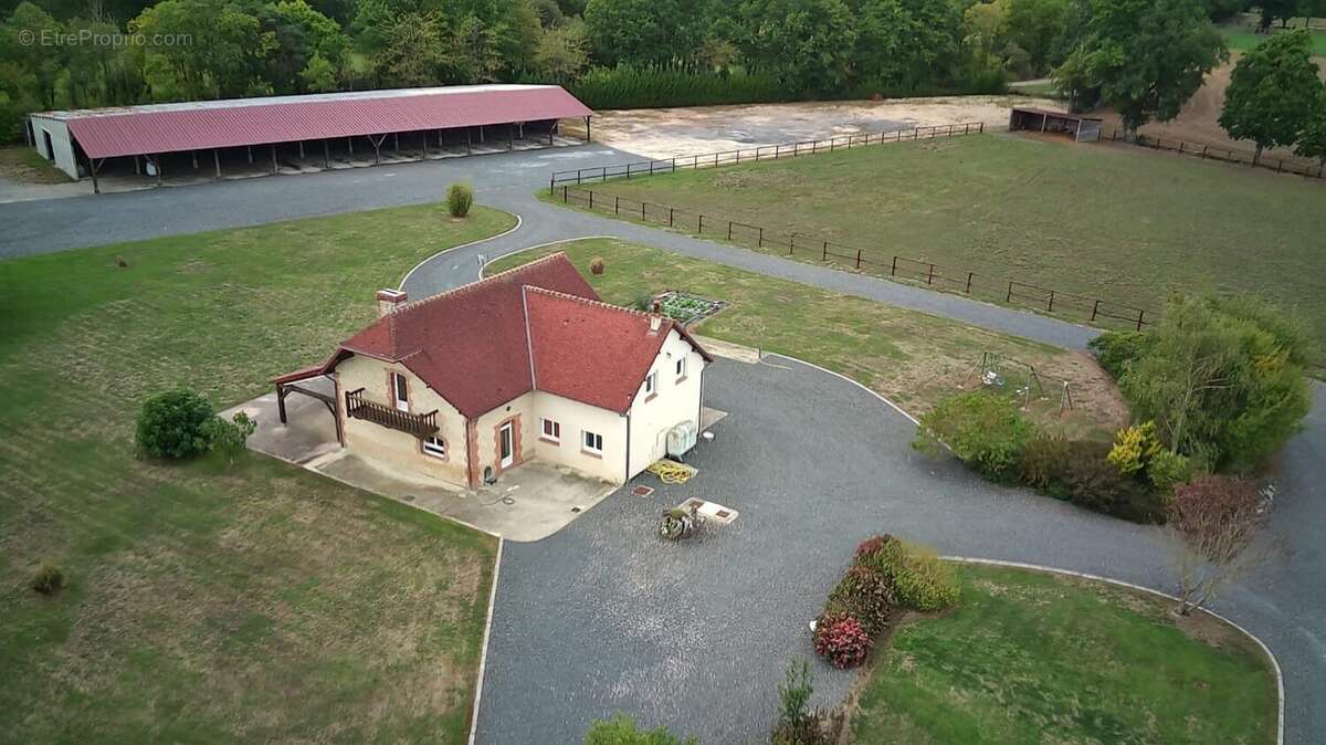 Maison à MEZIDON-CANON