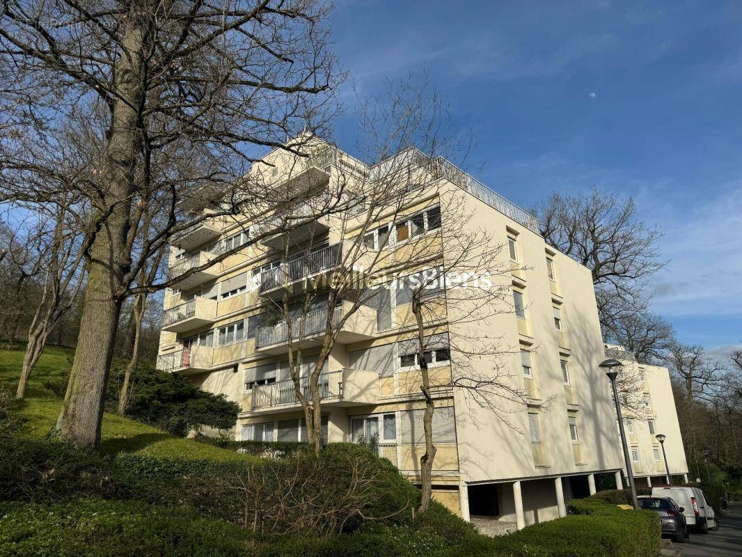 Appartement à LE PLESSIS-ROBINSON