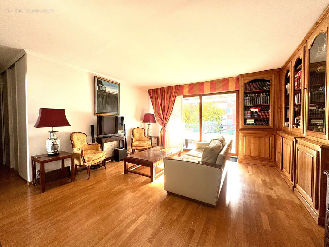 Appartement à LE PERREUX-SUR-MARNE