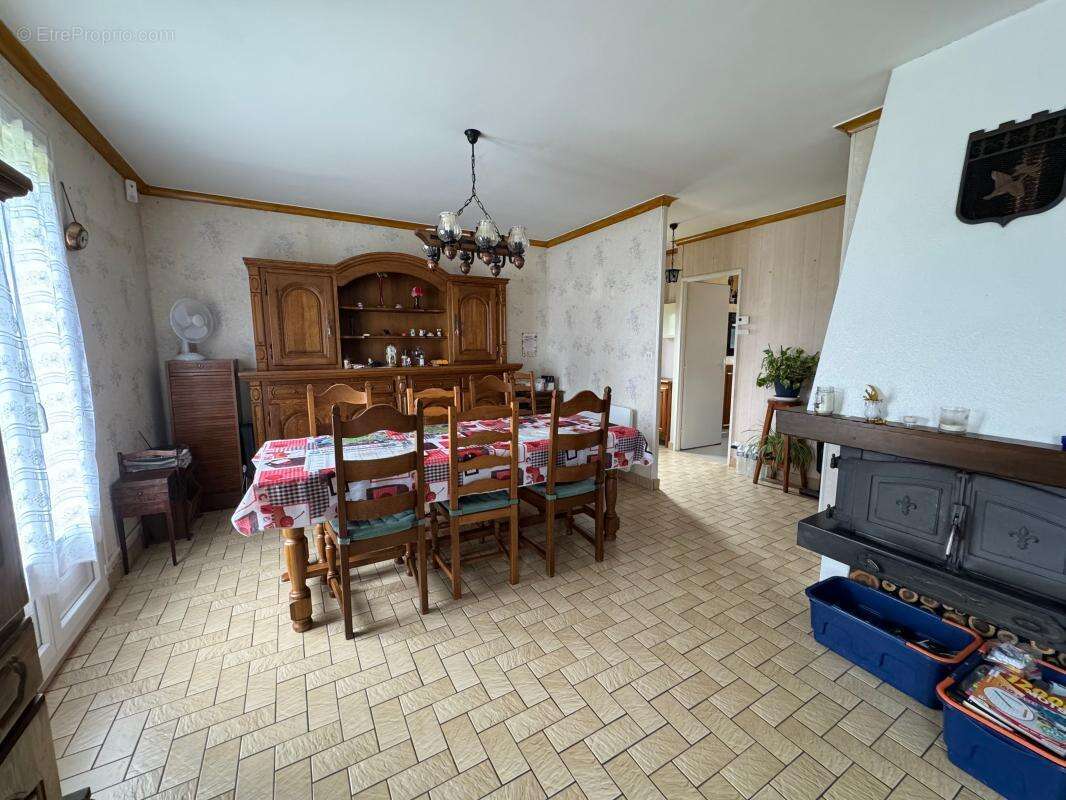 Maison à BRETEUIL