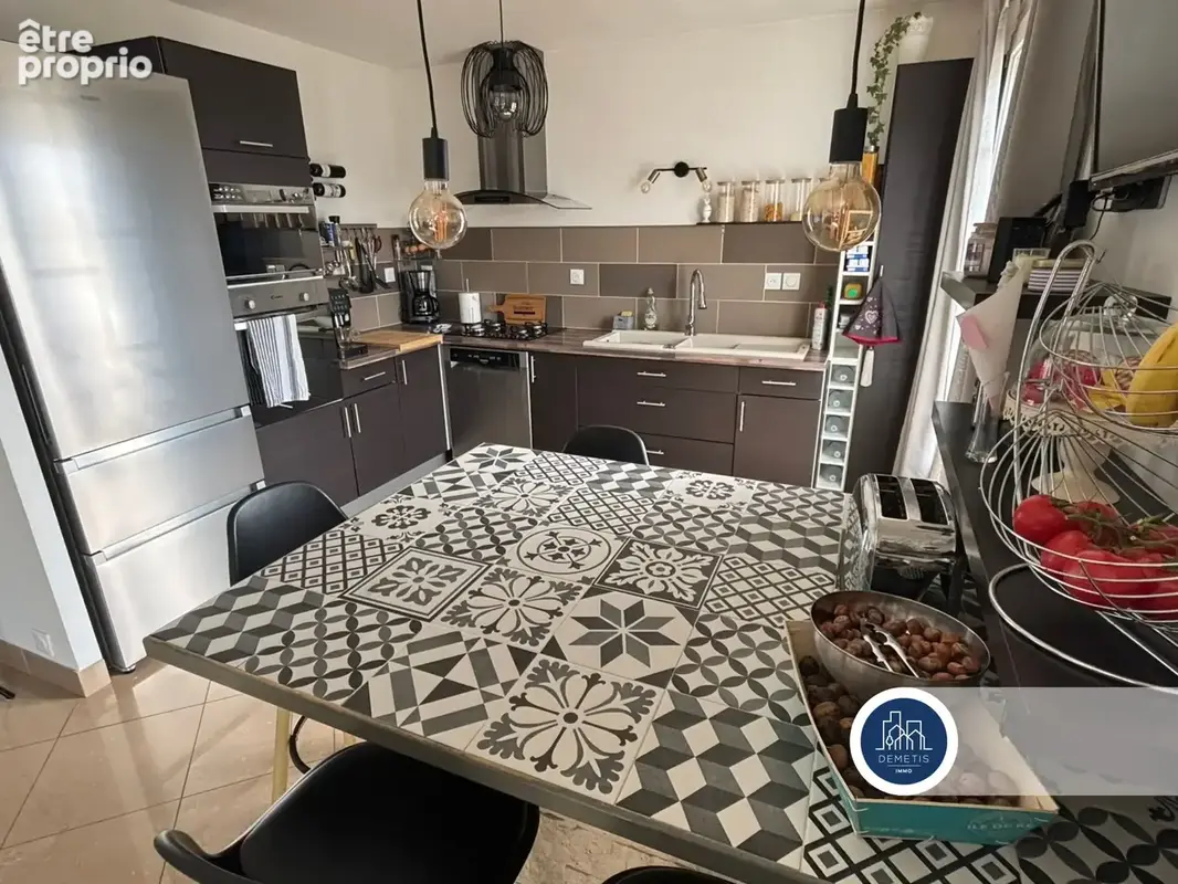 Maison familiale avec terrasse suspendue et vue dégagée sur les champs - photo 7