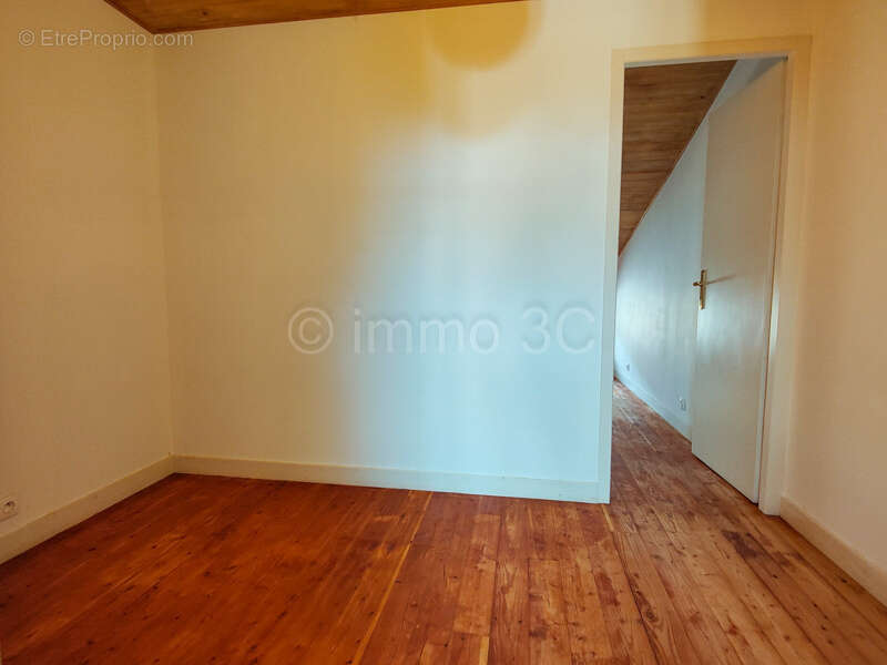 Maison à SAUZE-VAUSSAIS