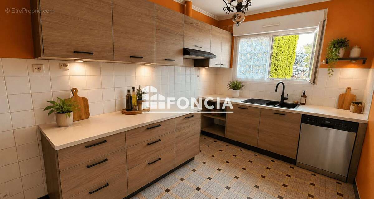 Maison familiale de plain-pied avec jardin - photo 6