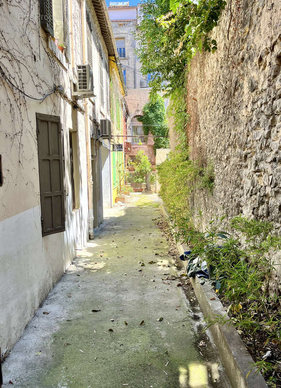 Appartement à MARSEILLE-6E