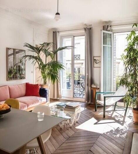 Appartement à SAINT-LAURENT-DU-VAR