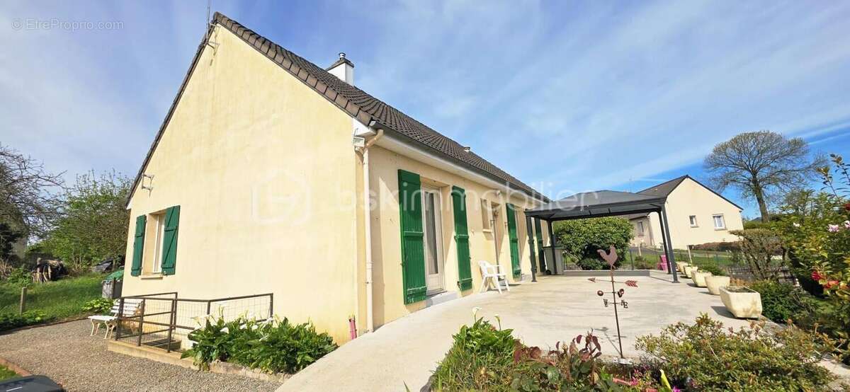 Maison à LES LOGES-MARCHIS