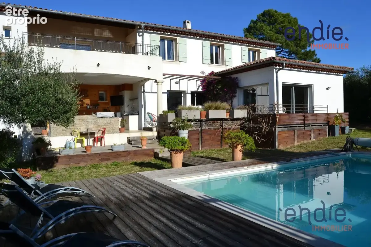Maison à LA GARDE-FREINET