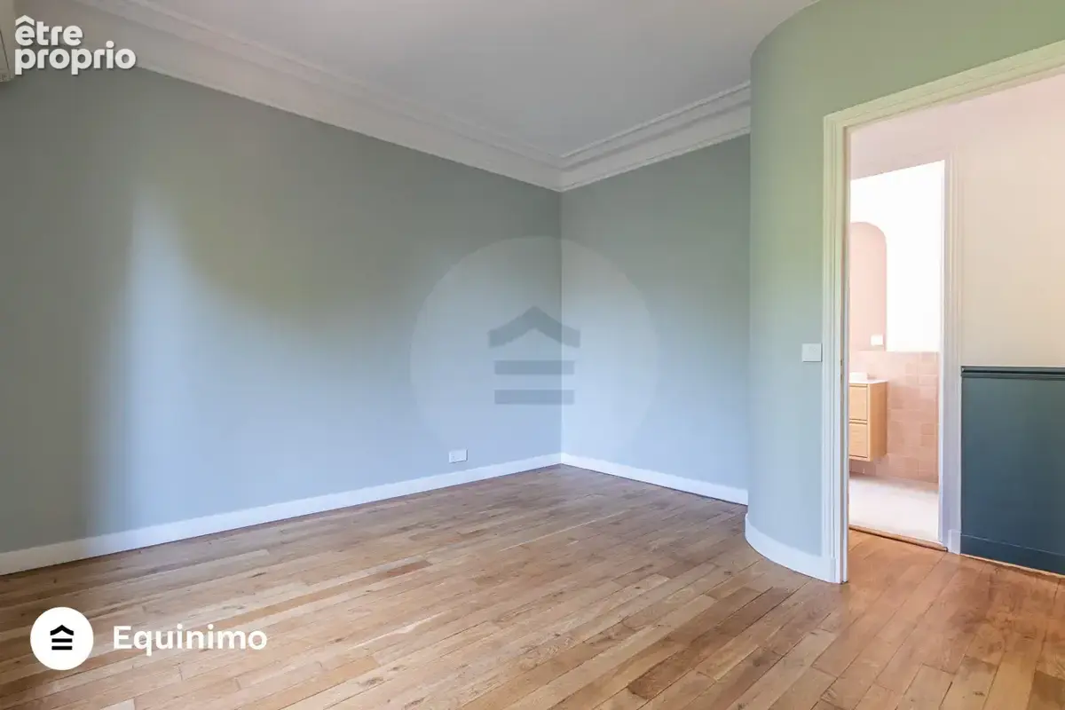 Maison individuelle de 258m2, avec terrasses et jardin, située rue Trouillet Derel - photo 17