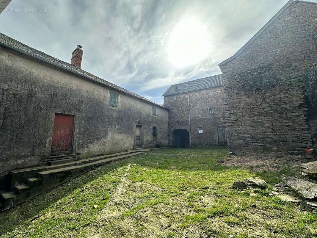 Maison à CONNAC