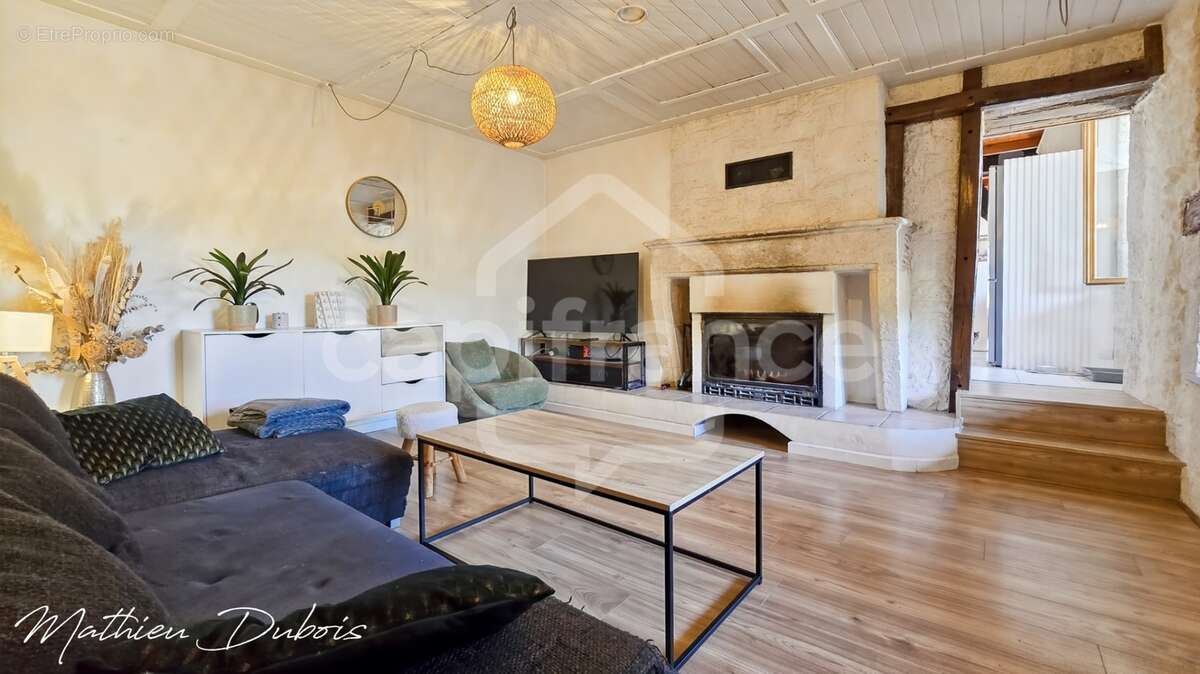 Maison en pierre rénovée avec vue sur les vignes, au cœur d’un village de caractère - photo 8