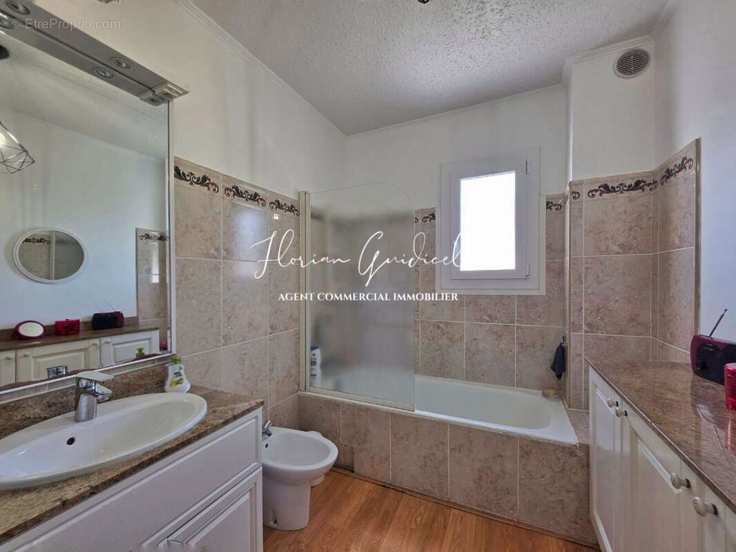 Appartement 94 m² à Bastia  - photo 7