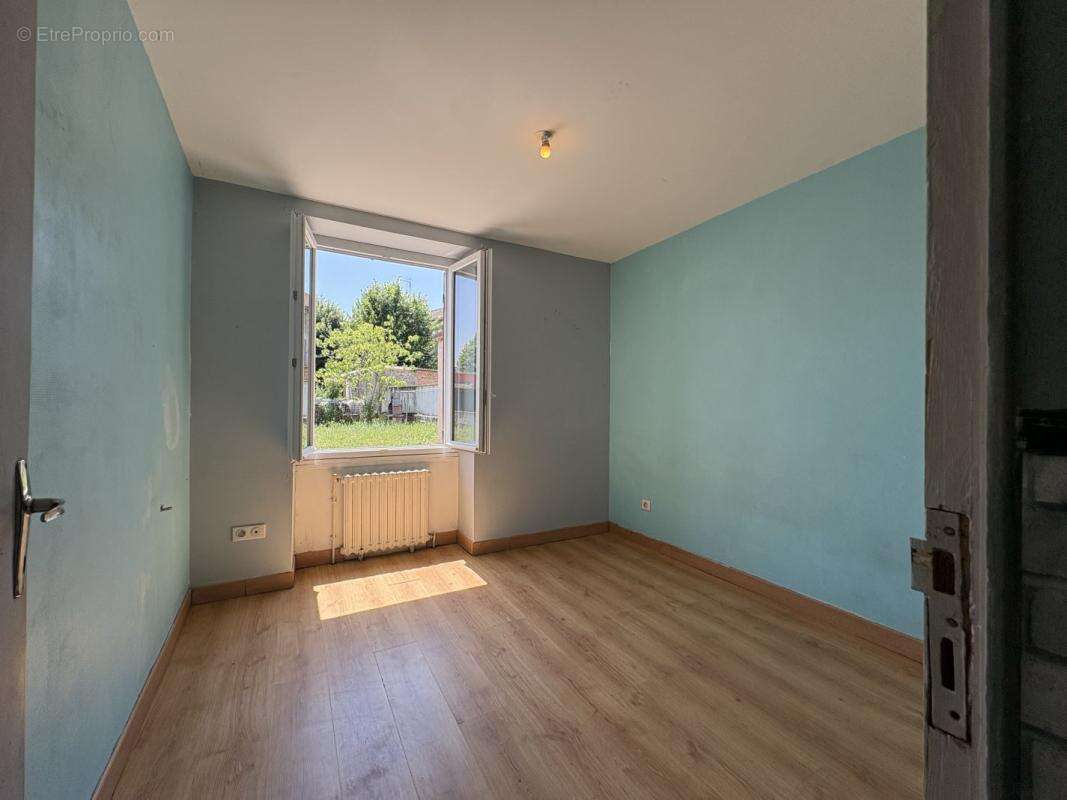 Appartement à SAINTE-LIVRADE-SUR-LOT