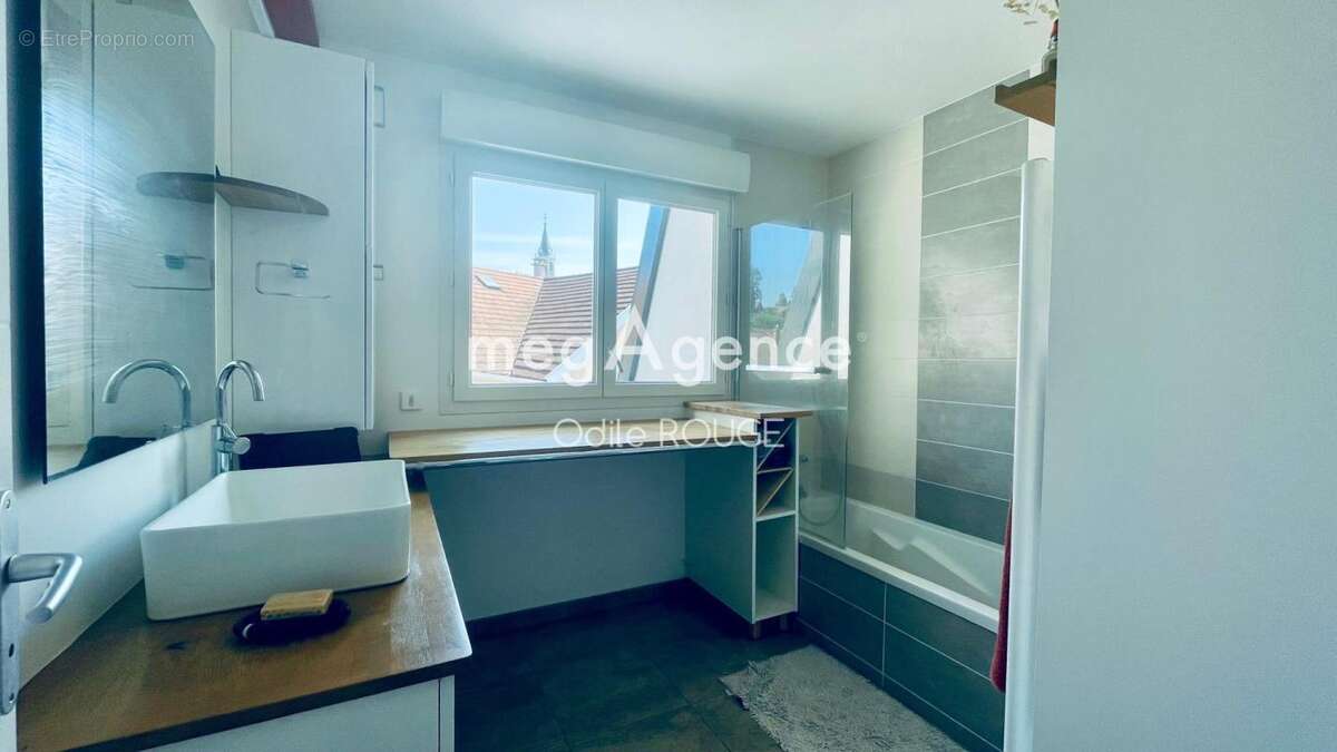 Appartement à CHALLONGES