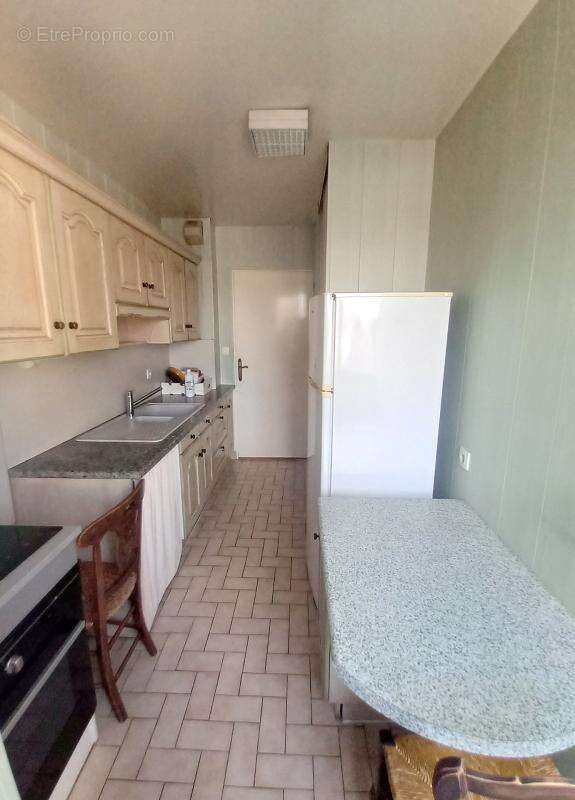 Appartement T4 lumineux de 80 m² – Plein centre-ville de Mayenne avec garage et cave - photo 6