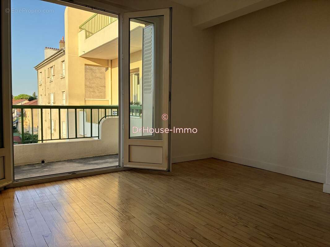 Appartement 39 m² à Valence  - photo 8