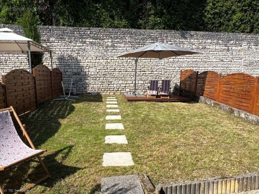 Maison à VERTEUIL-SUR-CHARENTE