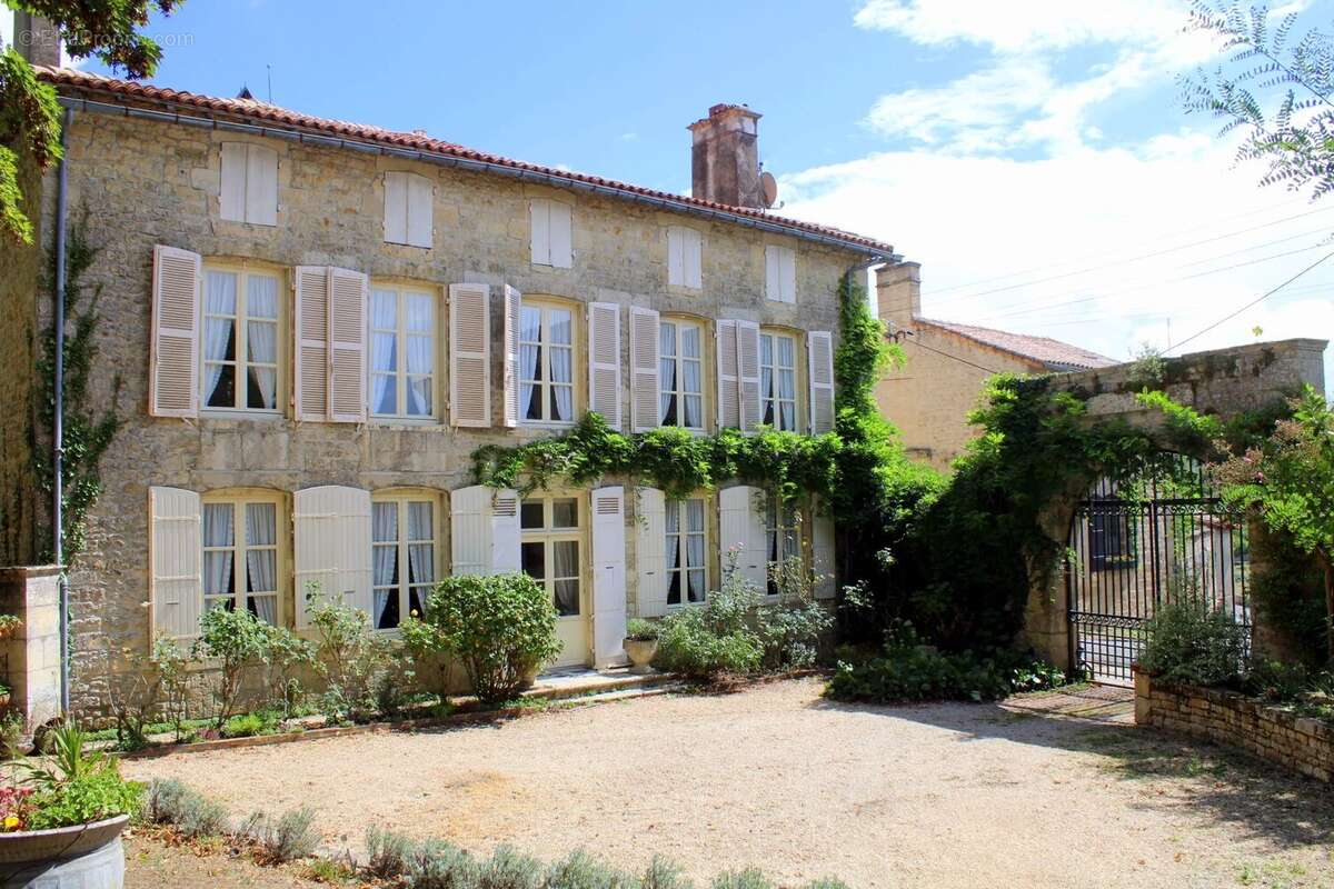 Maison à MELLE