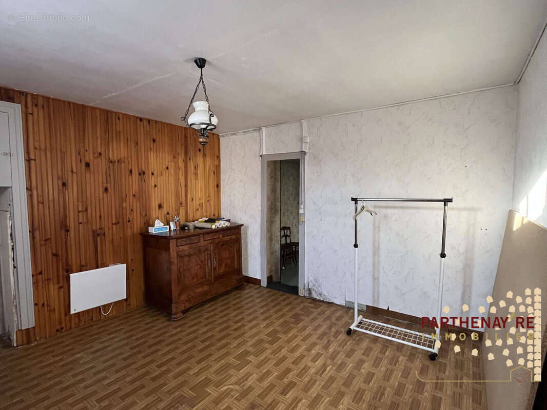 Maison à PARTHENAY