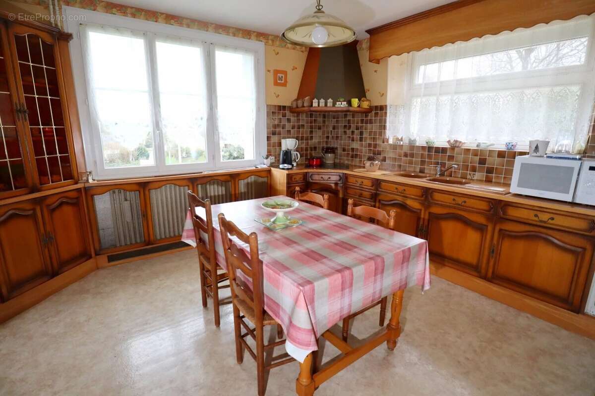 Maison à CARHAIX-PLOUGUER