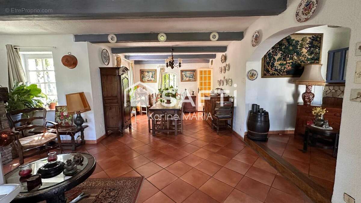Photo 2 - Maison à ROQUEFORT-LA-BEDOULE