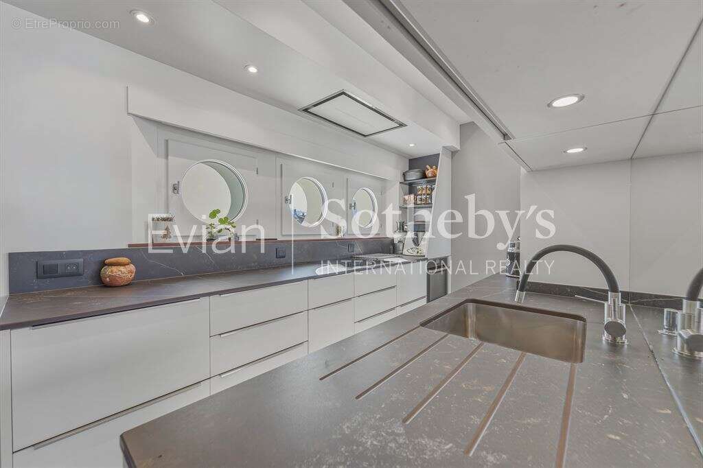 Appartement à EVIAN-LES-BAINS