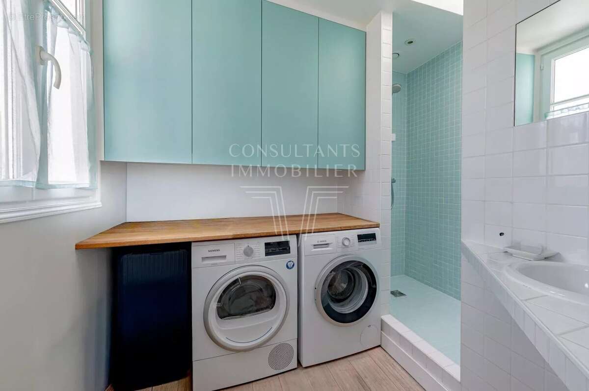 Appartement à PARIS-17E